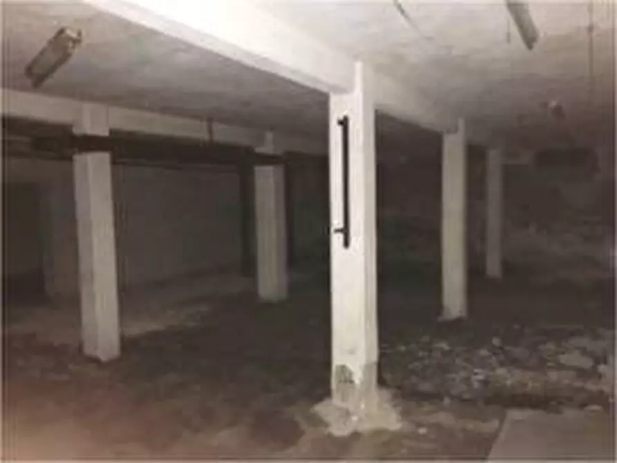 Immagine 12 di Attività artigianale in vendita  a Vigevano