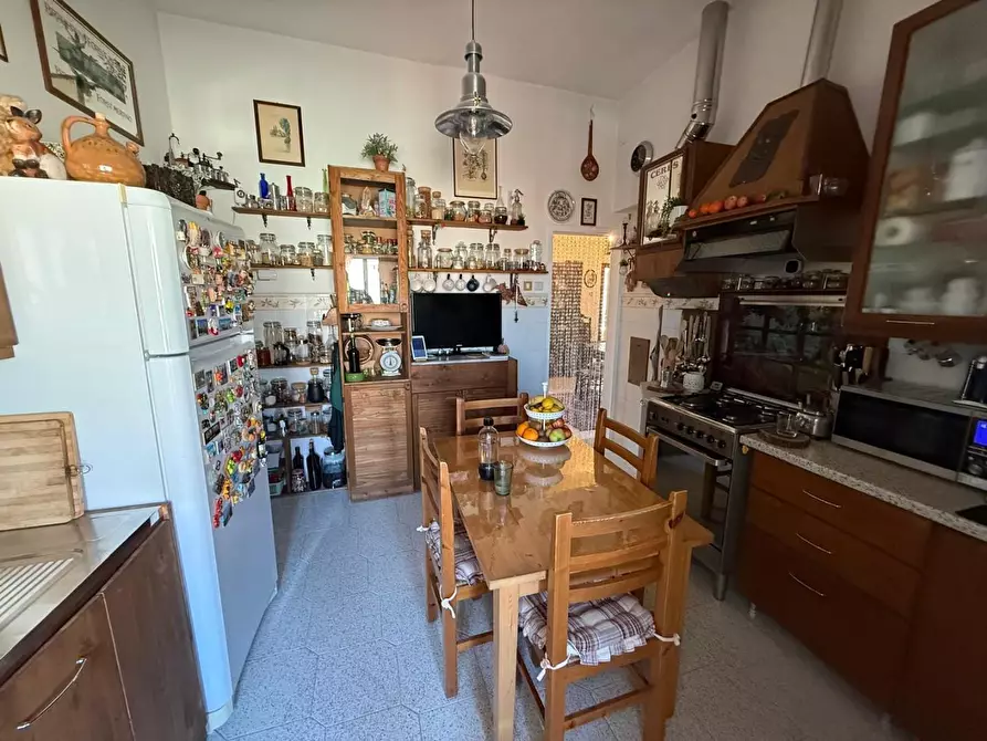 Immagine 11 di Appartamento in vendita  a Livorno