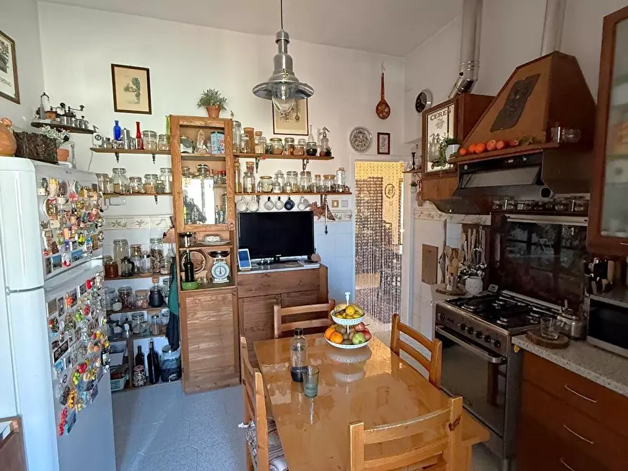 Immagine 9 di Appartamento in vendita  a Livorno