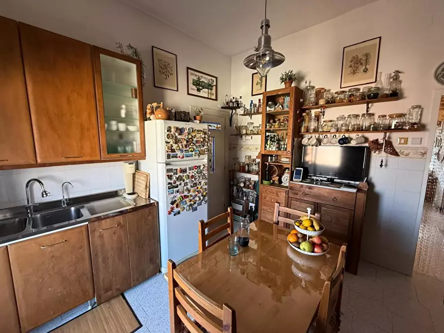 Immagine 12 di Appartamento in vendita  a Livorno