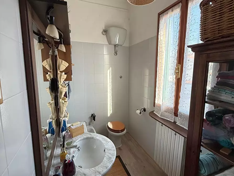 Immagine 19 di Appartamento in vendita  a Livorno