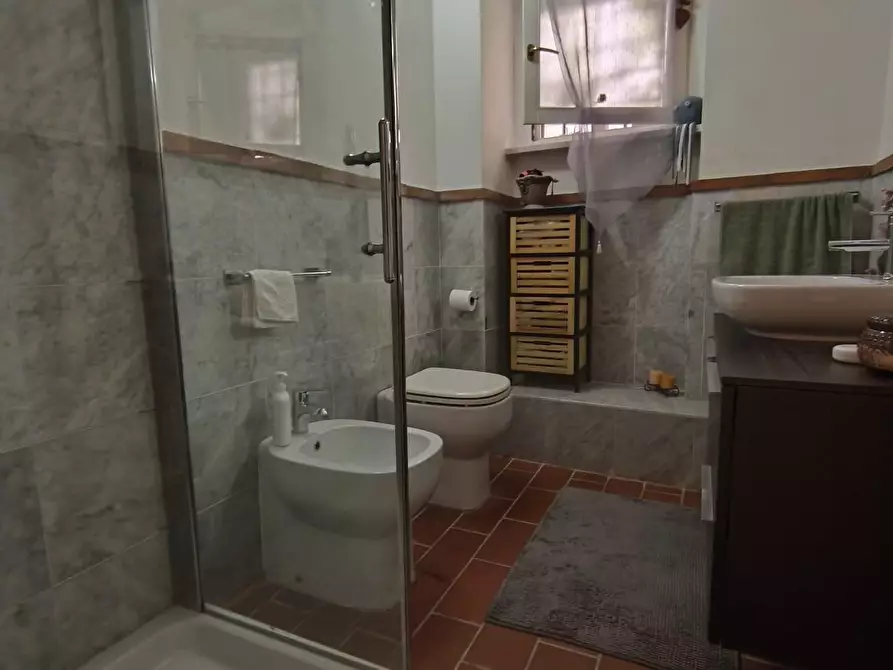 Immagine 4 di Casa semindipendente in vendita  a Carrara