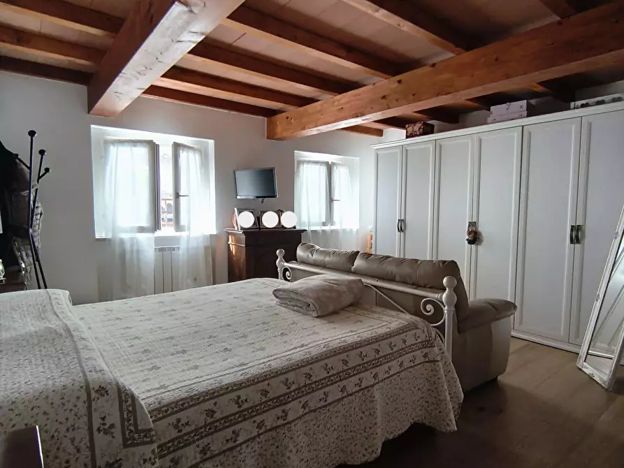 Immagine 7 di Casa semindipendente in vendita  a Carrara