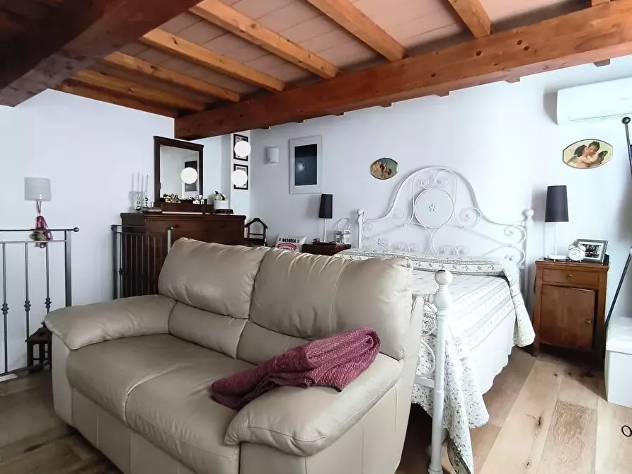 Immagine 8 di Casa semindipendente in vendita  a Carrara