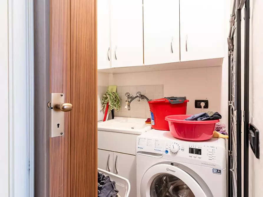 Immagine 9 di Appartamento in vendita  a Livorno