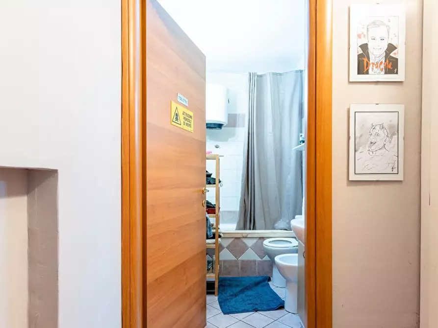 Immagine 10 di Appartamento in vendita  a Livorno