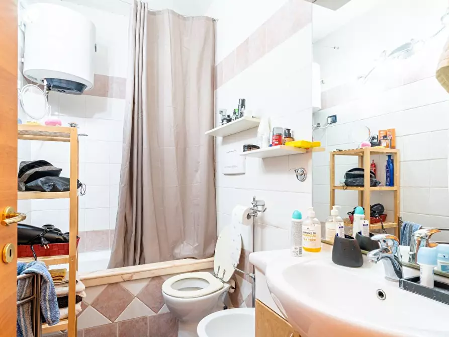 Immagine 11 di Appartamento in vendita  a Livorno