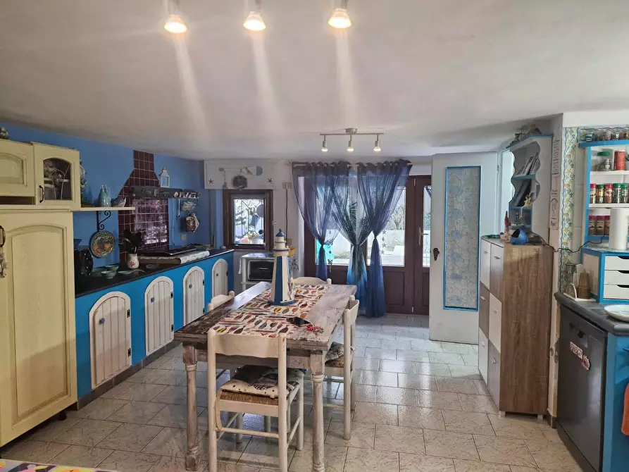 Immagine 13 di Appartamento in vendita  a Campiglia Marittima