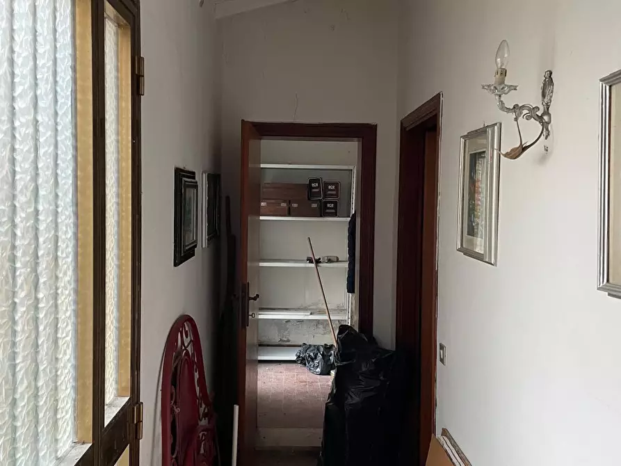 Immagine 7 di Villa in vendita  a Crespina Lorenzana