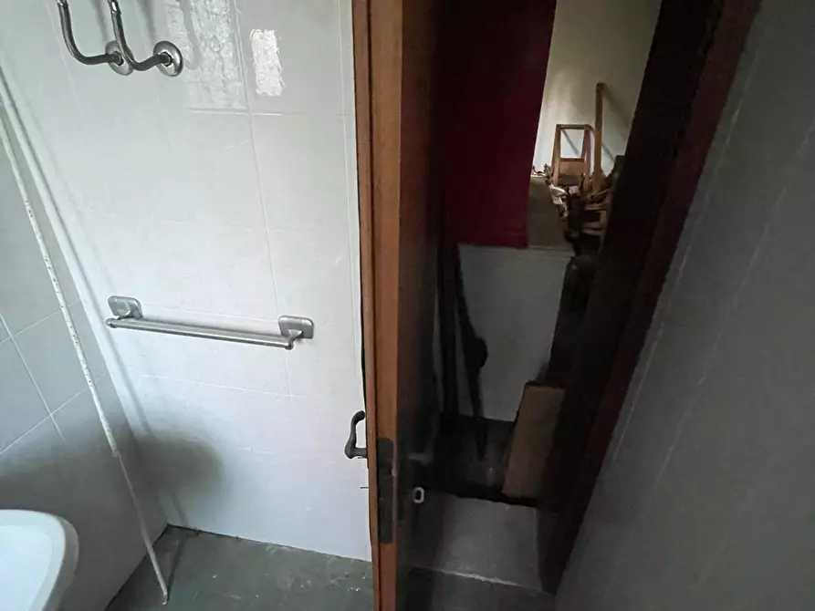 Immagine 6 di Villa in vendita  a Crespina Lorenzana