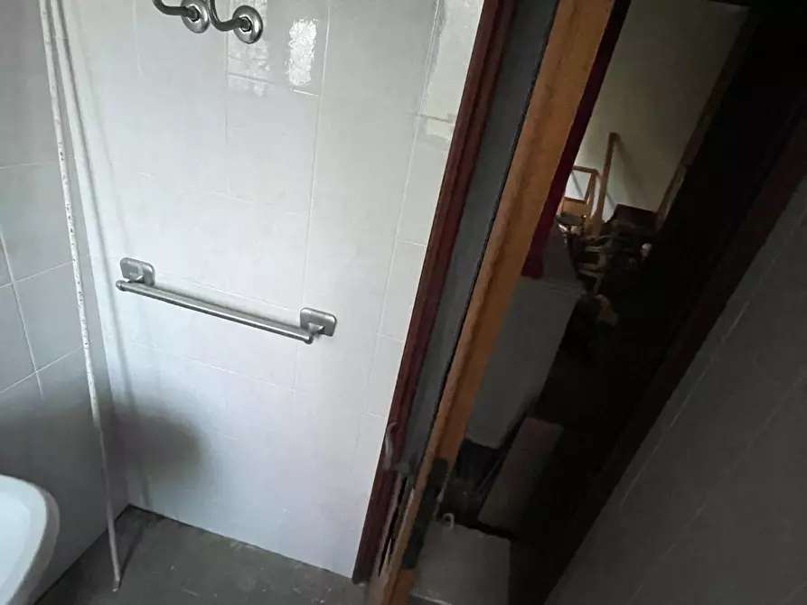 Immagine 5 di Villa in vendita  a Crespina Lorenzana