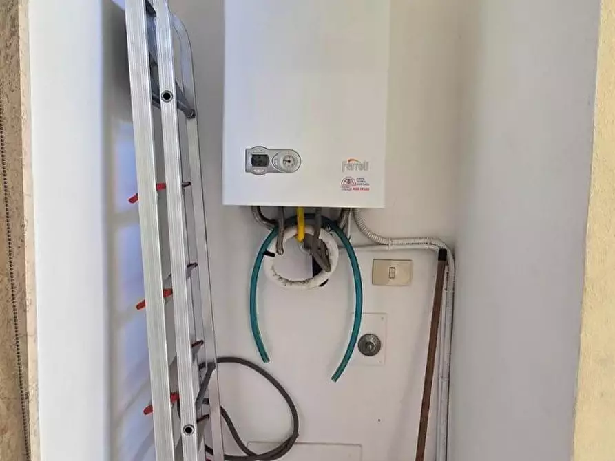 Immagine 13 di Appartamento in vendita  a Massa