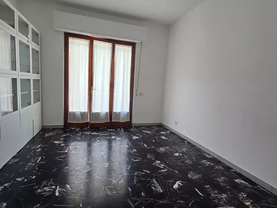 Immagine 14 di Appartamento in vendita  a Massa