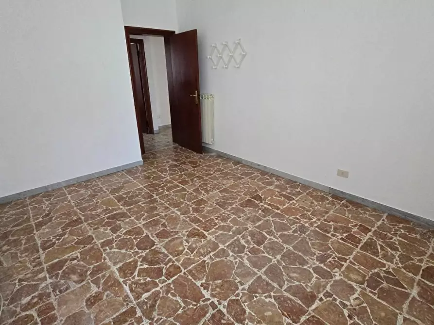 Immagine 5 di Appartamento in vendita  a Massa