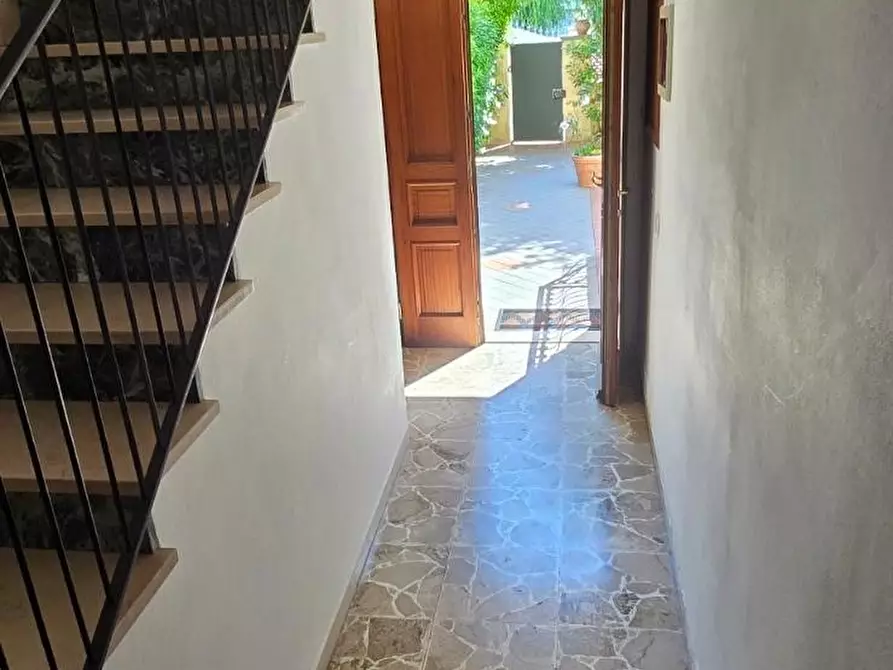 Immagine 3 di Appartamento in vendita  a Massa