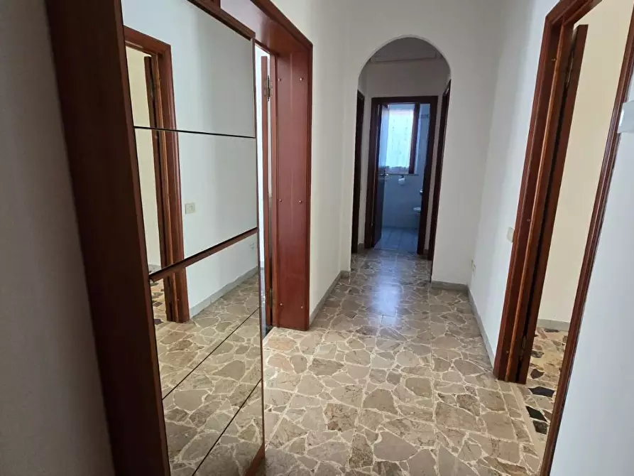 Immagine 18 di Appartamento in vendita  a Massa