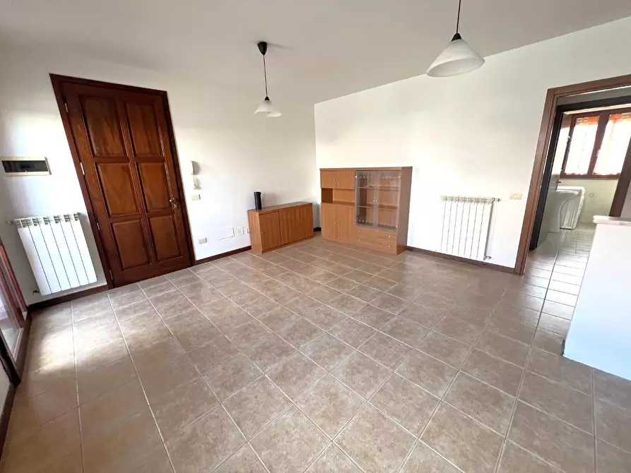 Immagine 2 di Appartamento in vendita  a Cascina