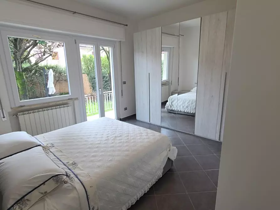 Immagine 12 di Casa indipendente in vendita  a Forte Dei Marmi