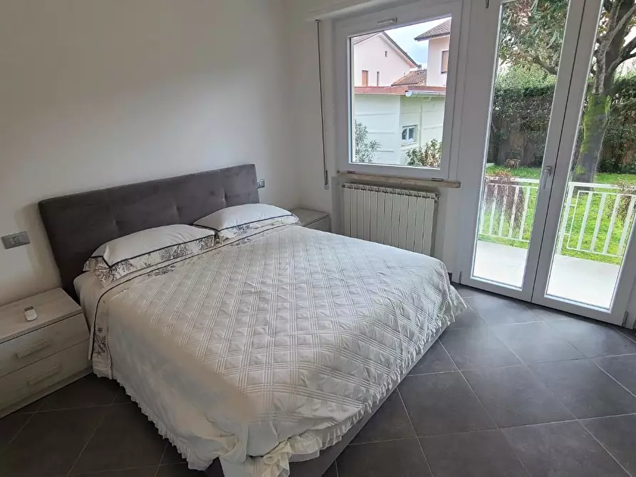 Immagine 13 di Casa indipendente in vendita  a Forte Dei Marmi