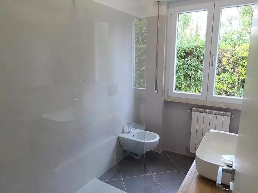 Immagine 22 di Casa indipendente in vendita  a Forte Dei Marmi