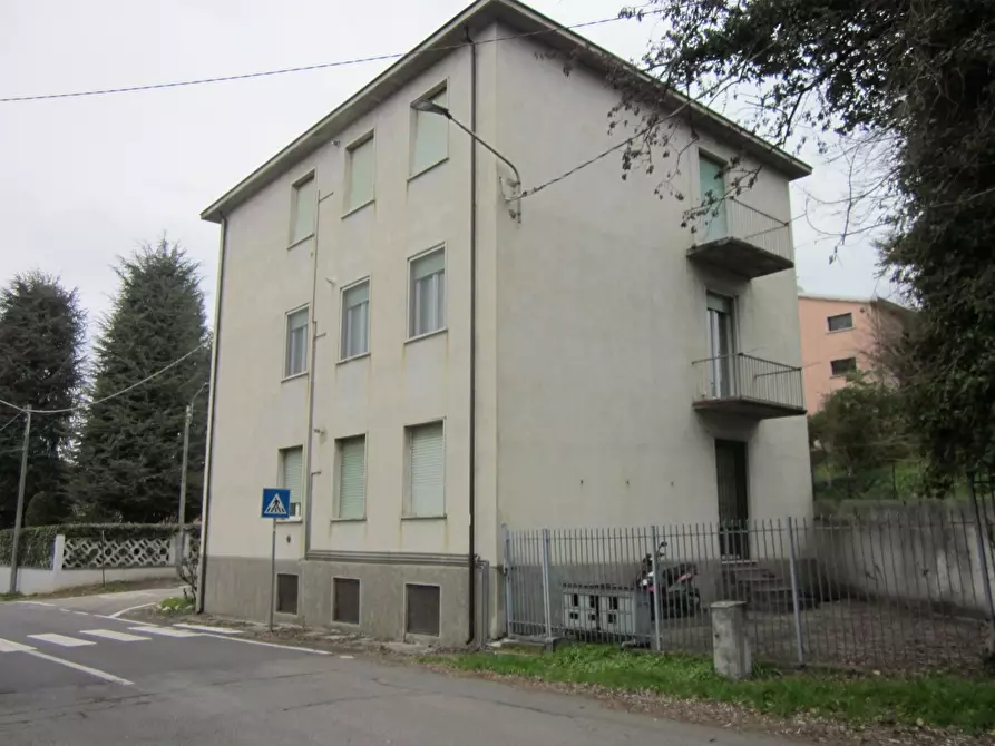 Immagine 11 di Appartamento in vendita  a Casteggio