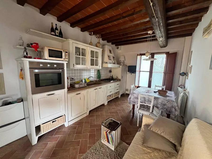 Immagine 8 di Appartamento in affitto  a Gambassi Terme