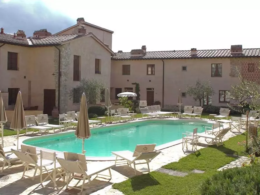 Immagine 21 di Appartamento in affitto  a Gambassi Terme