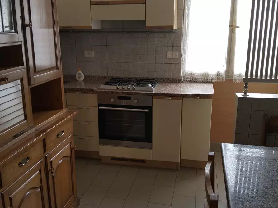 Immagine 1 di Appartamento in vendita  a Carrara