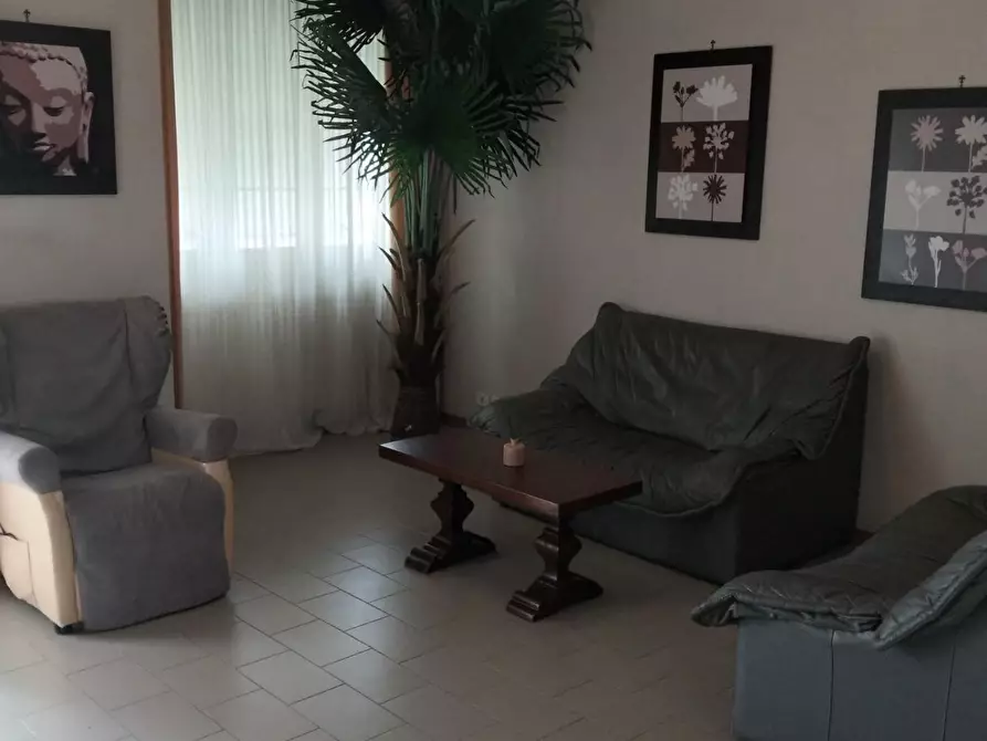 Immagine 11 di Appartamento in vendita  a Carrara