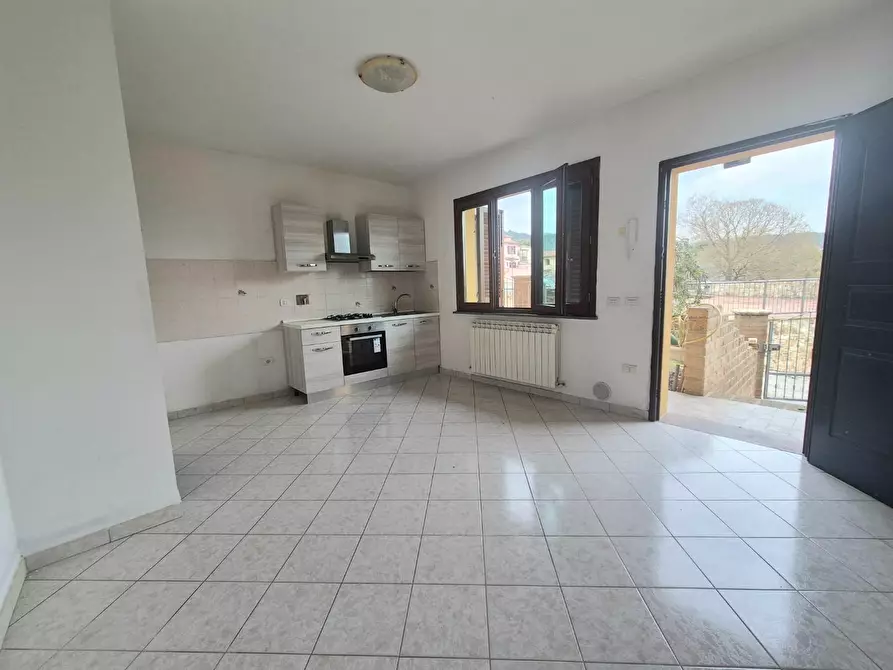 Immagine 3 di Casa semindipendente in vendita  a Suvereto