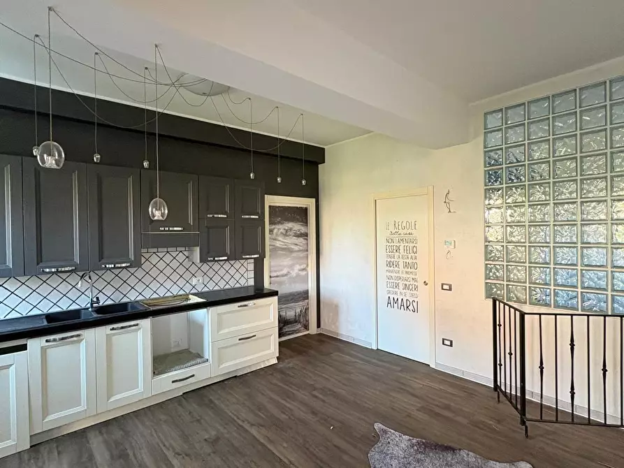 Immagine 2 di Appartamento in vendita  a Campiglia Marittima