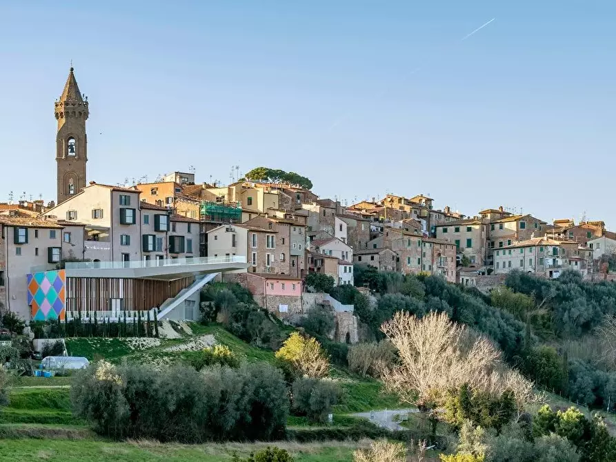 Immagine 1 di Locale commerciale in affitto  a Peccioli