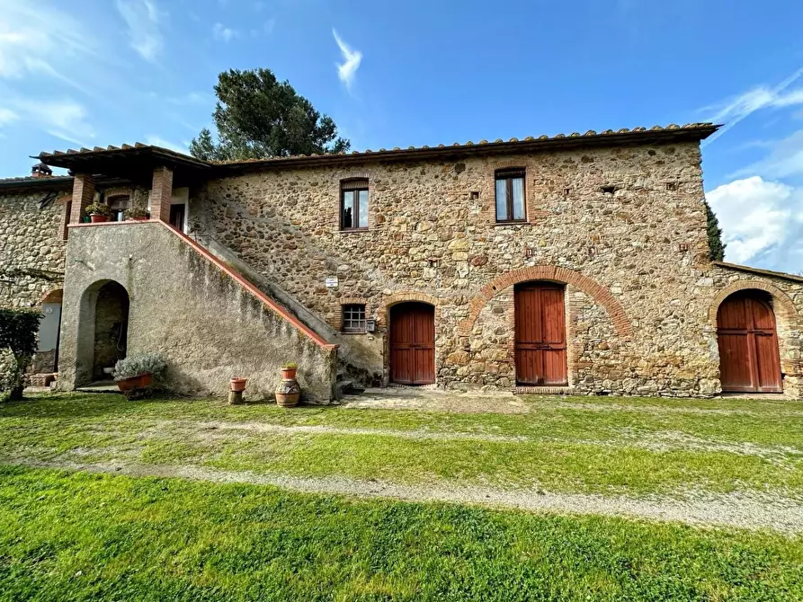 Immagine 1 di Casa colonica in vendita  a Suvereto