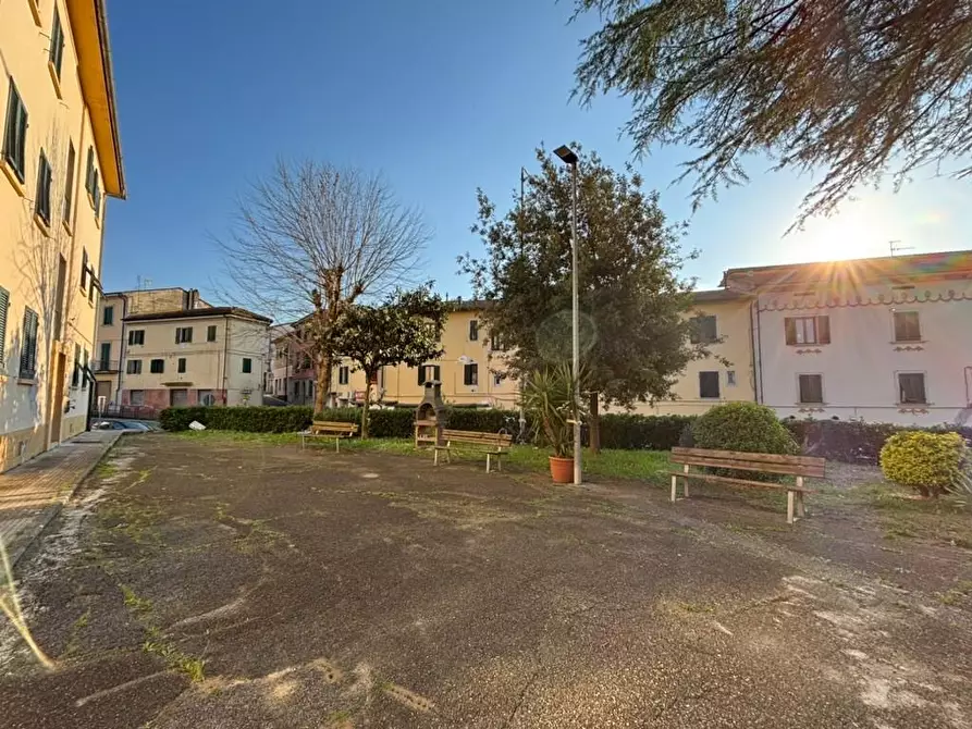 Immagine 23 di Appartamento in vendita  a Pontedera