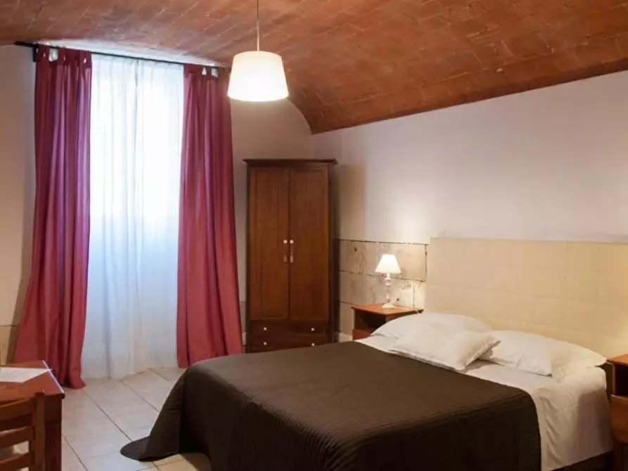 Immagine 2 di Appartamento in vendita  a Pisa