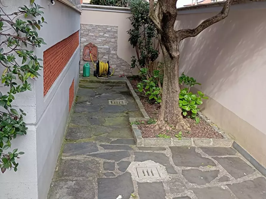 Immagine 3 di Appartamento in vendita  a Carrara