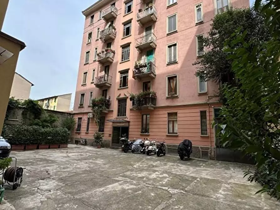Immagine 1 di Appartamento in vendita  a Milano