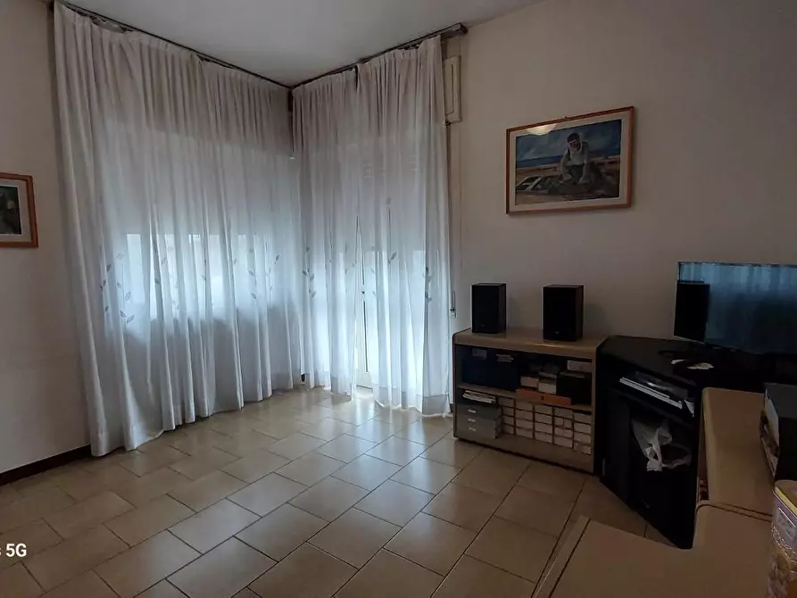 Immagine 11 di Appartamento in vendita  a Livorno