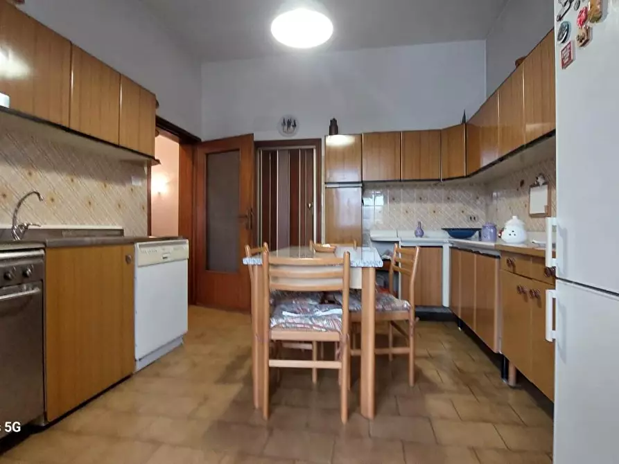 Immagine 3 di Appartamento in vendita  a Livorno