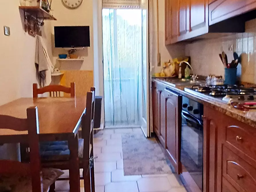 Immagine 3 di Appartamento in vendita  a Massa