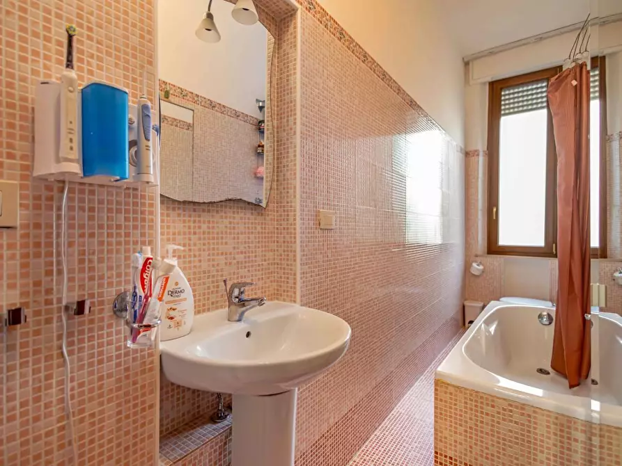 Immagine 20 di Appartamento in vendita  a Pontedera