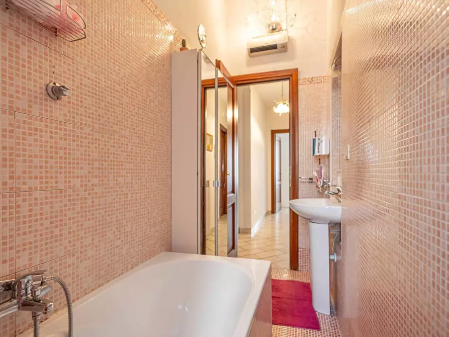 Immagine 22 di Appartamento in vendita  a Pontedera