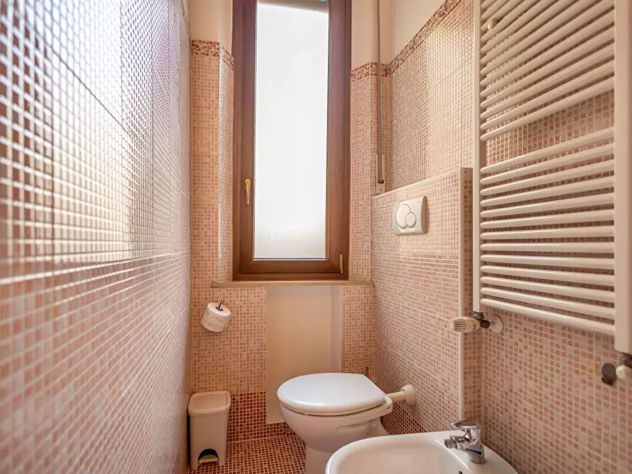 Immagine 21 di Appartamento in vendita  a Pontedera