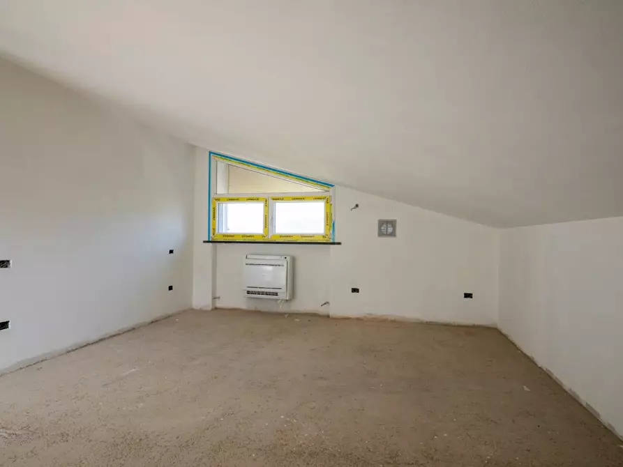 Immagine 37 di Villa in vendita  a San Giuliano Terme