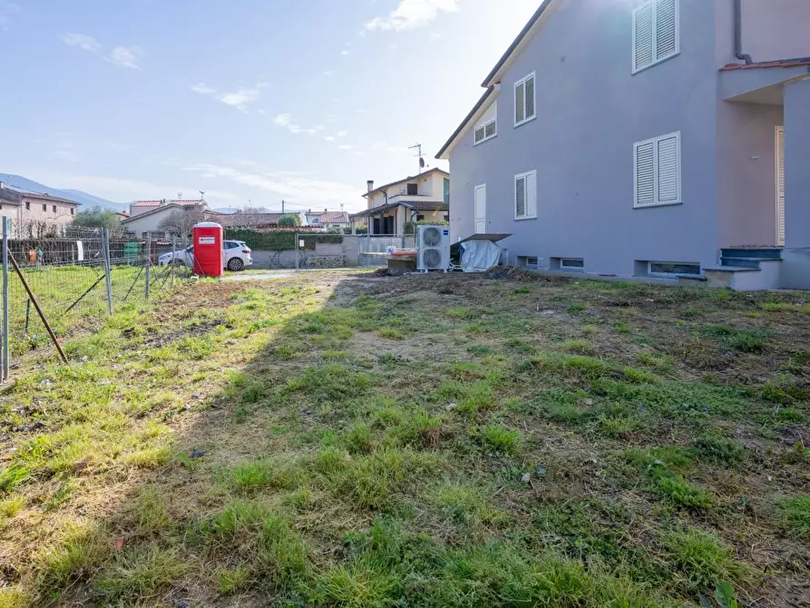 Immagine 2 di Villa in vendita  a San Giuliano Terme