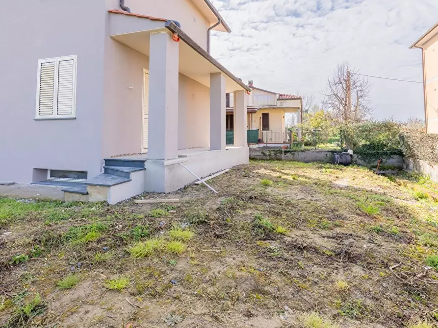 Immagine 4 di Villa in vendita  a San Giuliano Terme