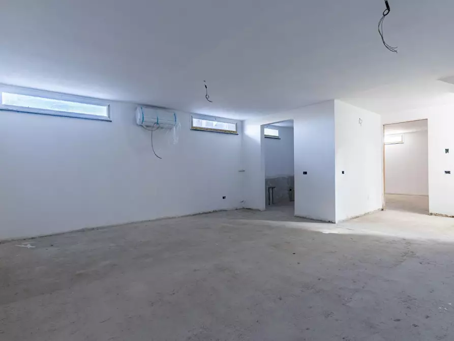 Immagine 22 di Villa in vendita  a San Giuliano Terme