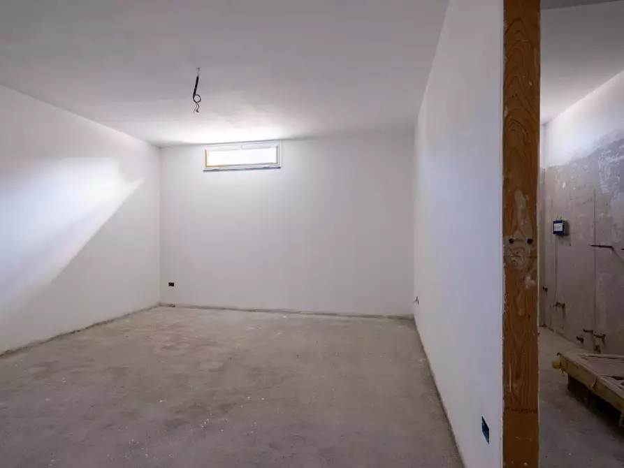 Immagine 25 di Villa in vendita  a San Giuliano Terme