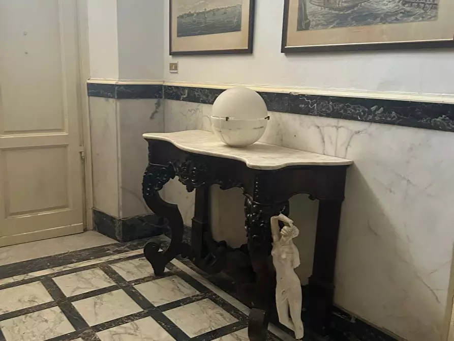 Immagine 5 di Villa in vendita  a Carrara