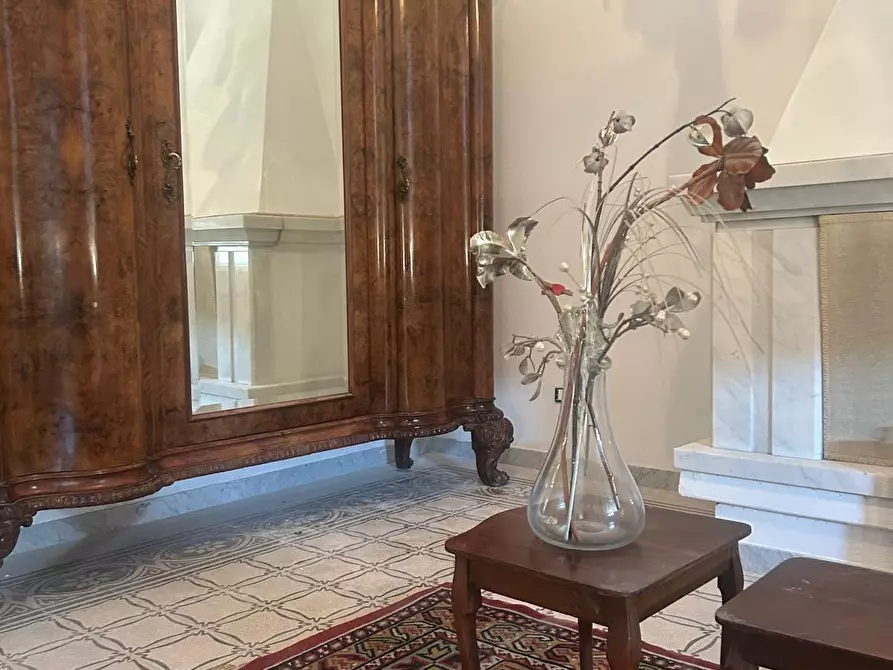 Immagine 11 di Villa in vendita  a Carrara